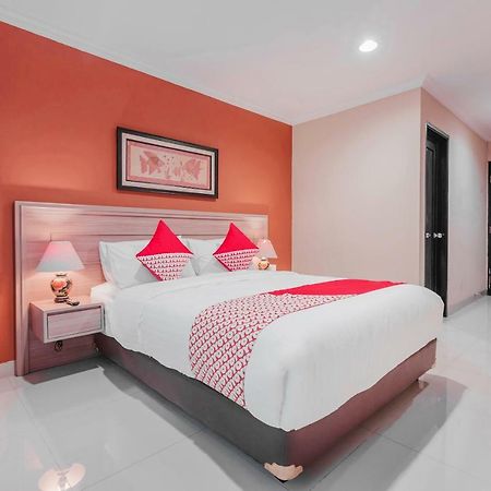 Capital O 534 Sriwijaya Hotel Джакарта Экстерьер фото