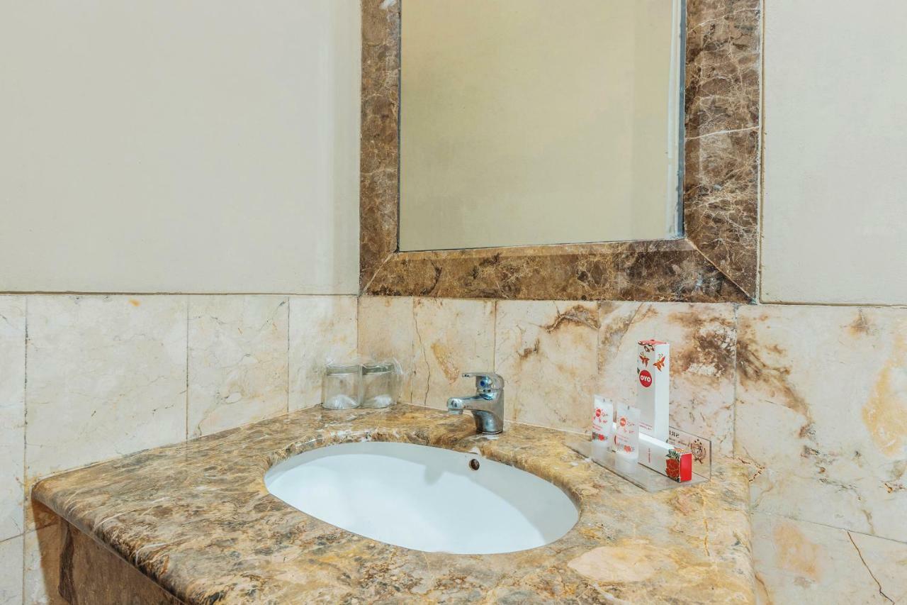 Capital O 534 Sriwijaya Hotel Джакарта Экстерьер фото