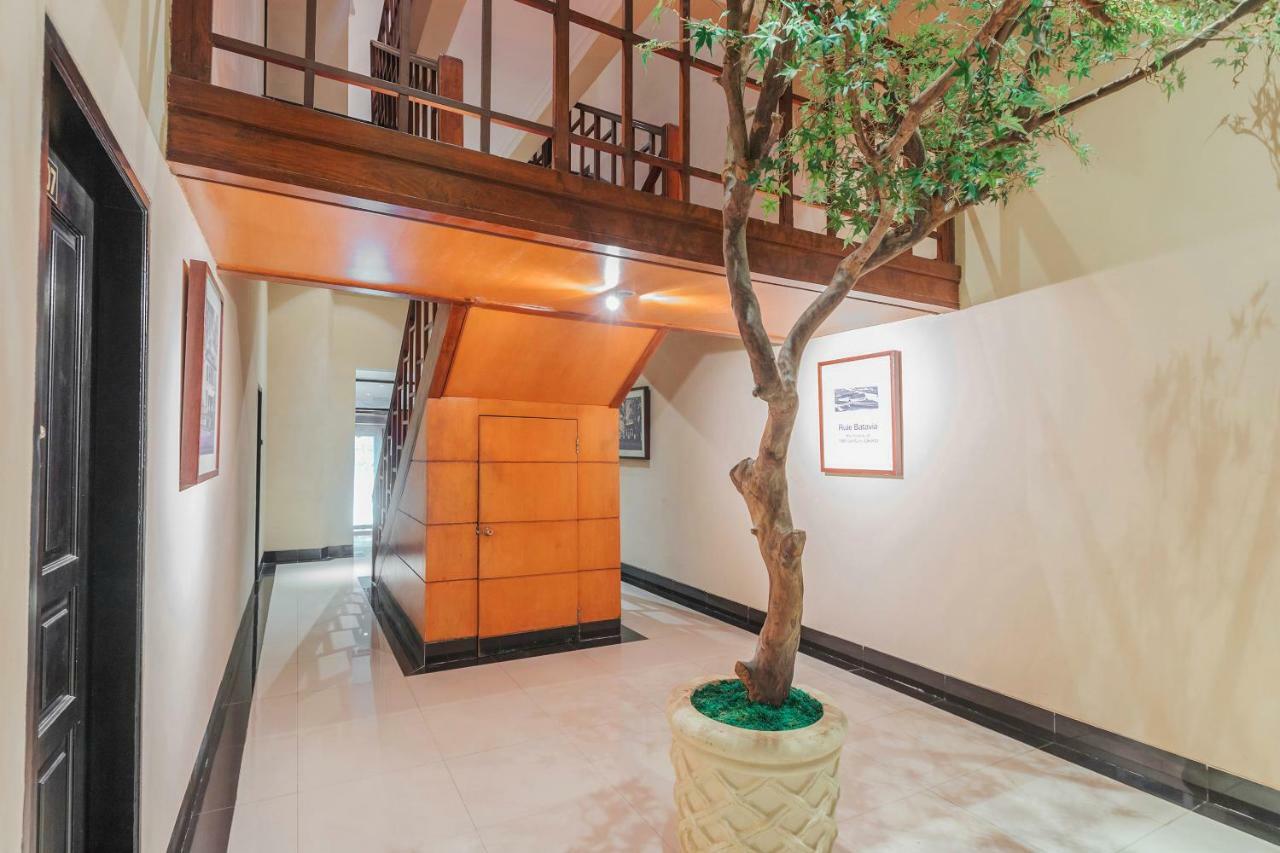 Capital O 534 Sriwijaya Hotel Джакарта Экстерьер фото