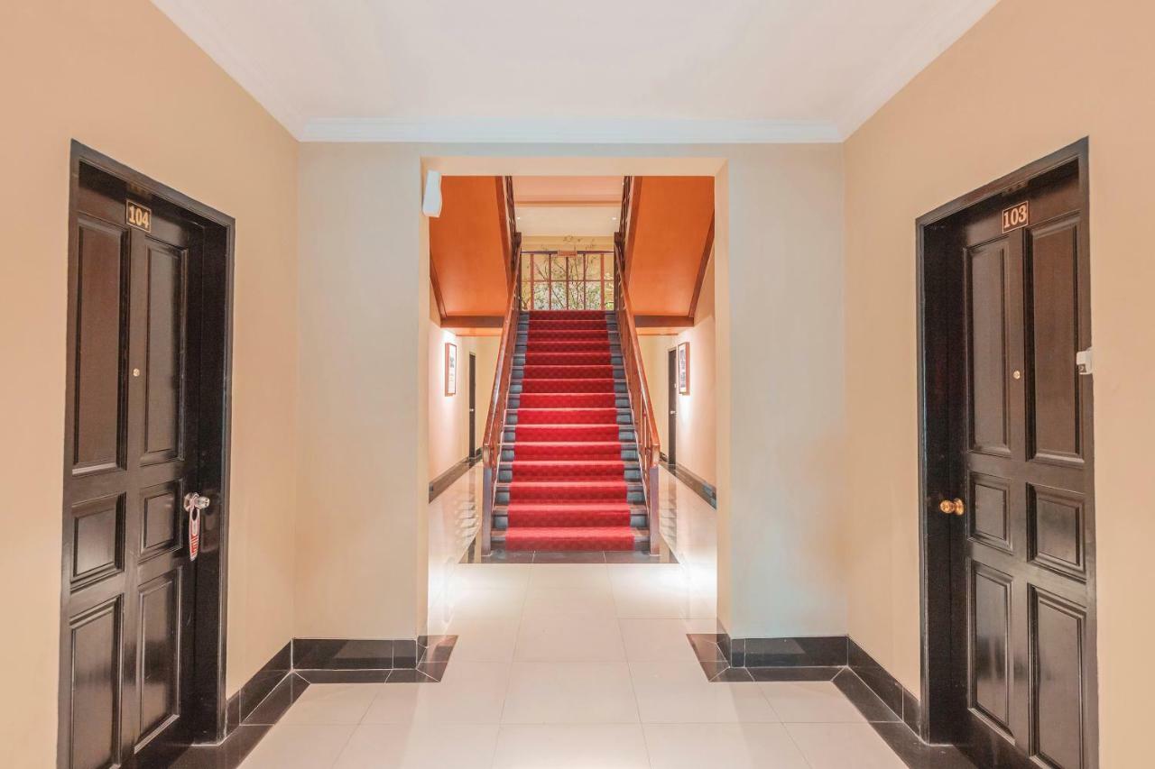 Capital O 534 Sriwijaya Hotel Джакарта Экстерьер фото