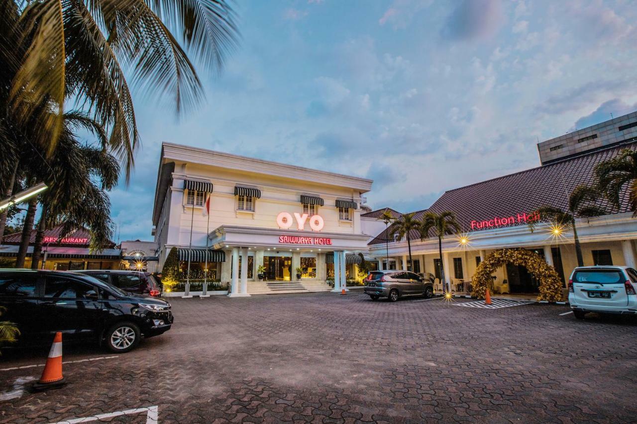 Capital O 534 Sriwijaya Hotel Джакарта Экстерьер фото