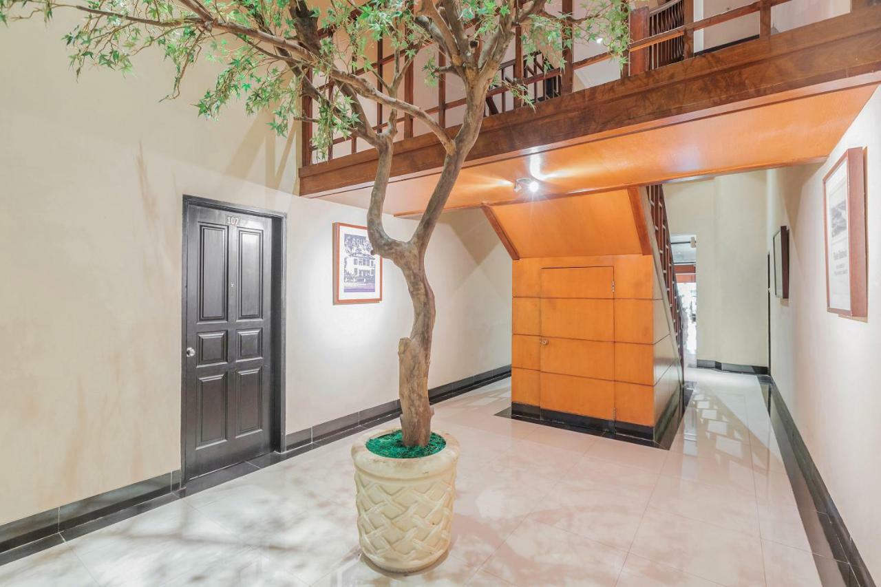 Capital O 534 Sriwijaya Hotel Джакарта Экстерьер фото