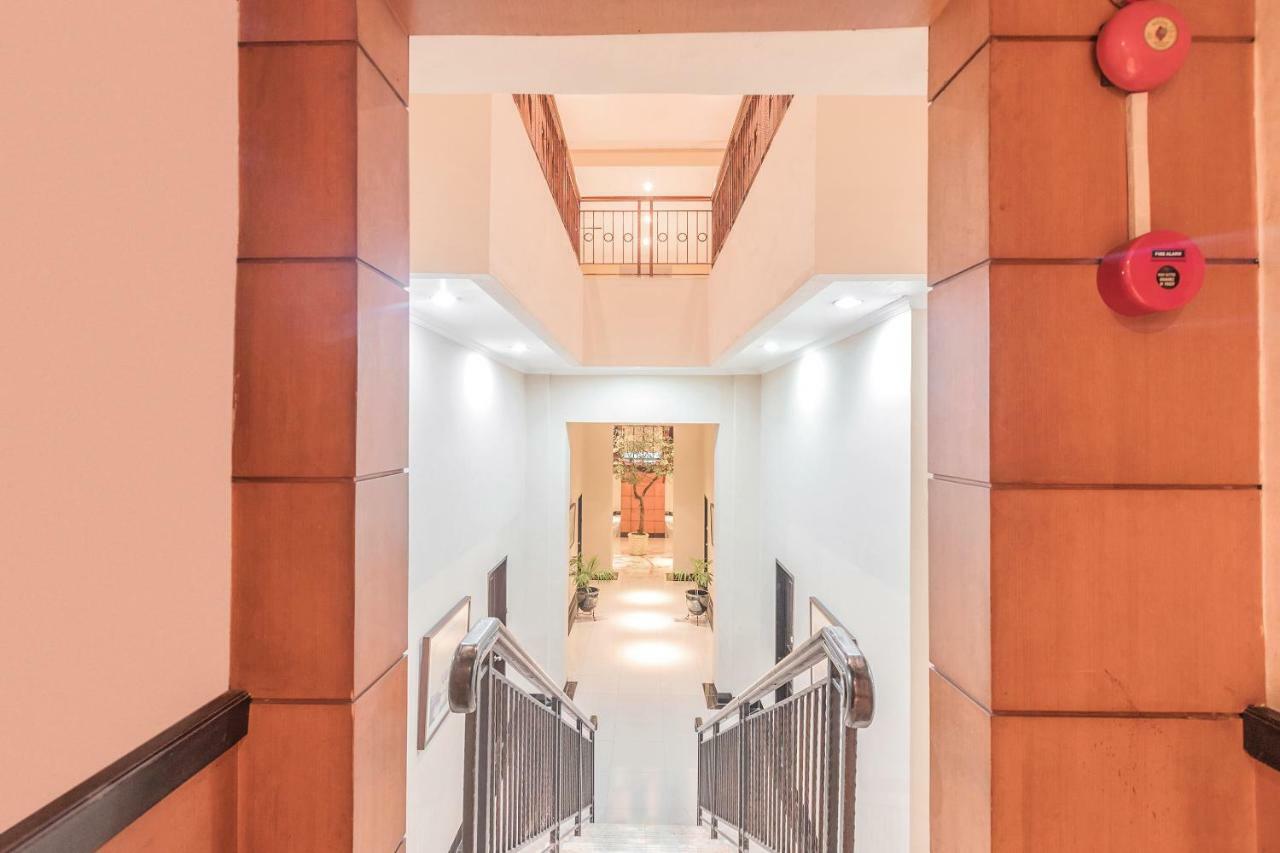 Capital O 534 Sriwijaya Hotel Джакарта Экстерьер фото